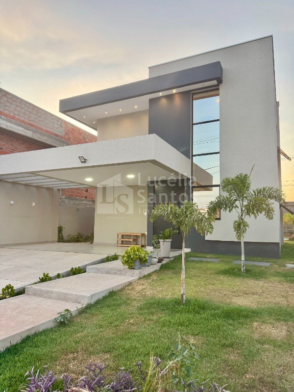 Casa à venda com 4 quartos, 208m² - Foto 1