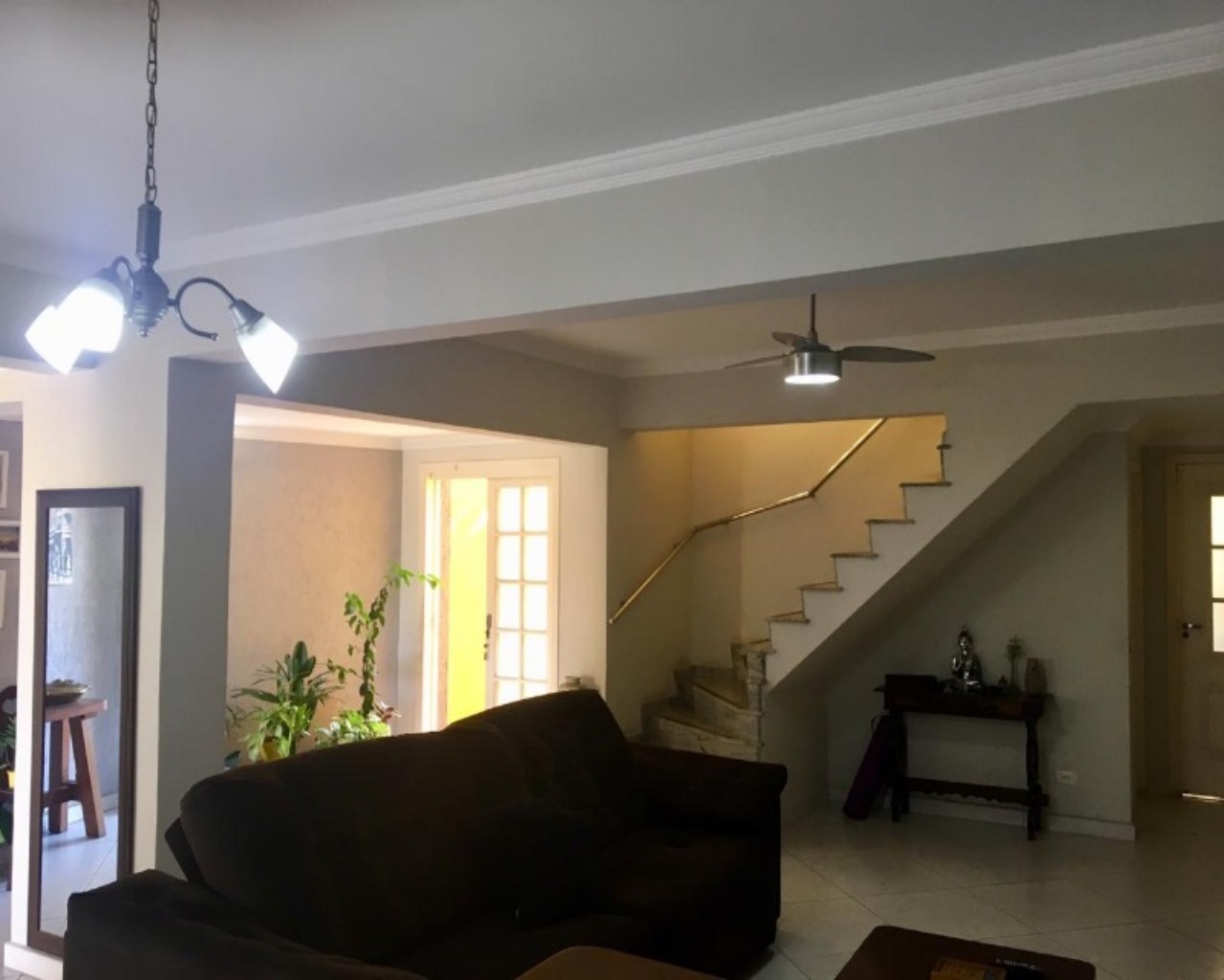 Casa à venda com 3 quartos, 200m² - Foto 1