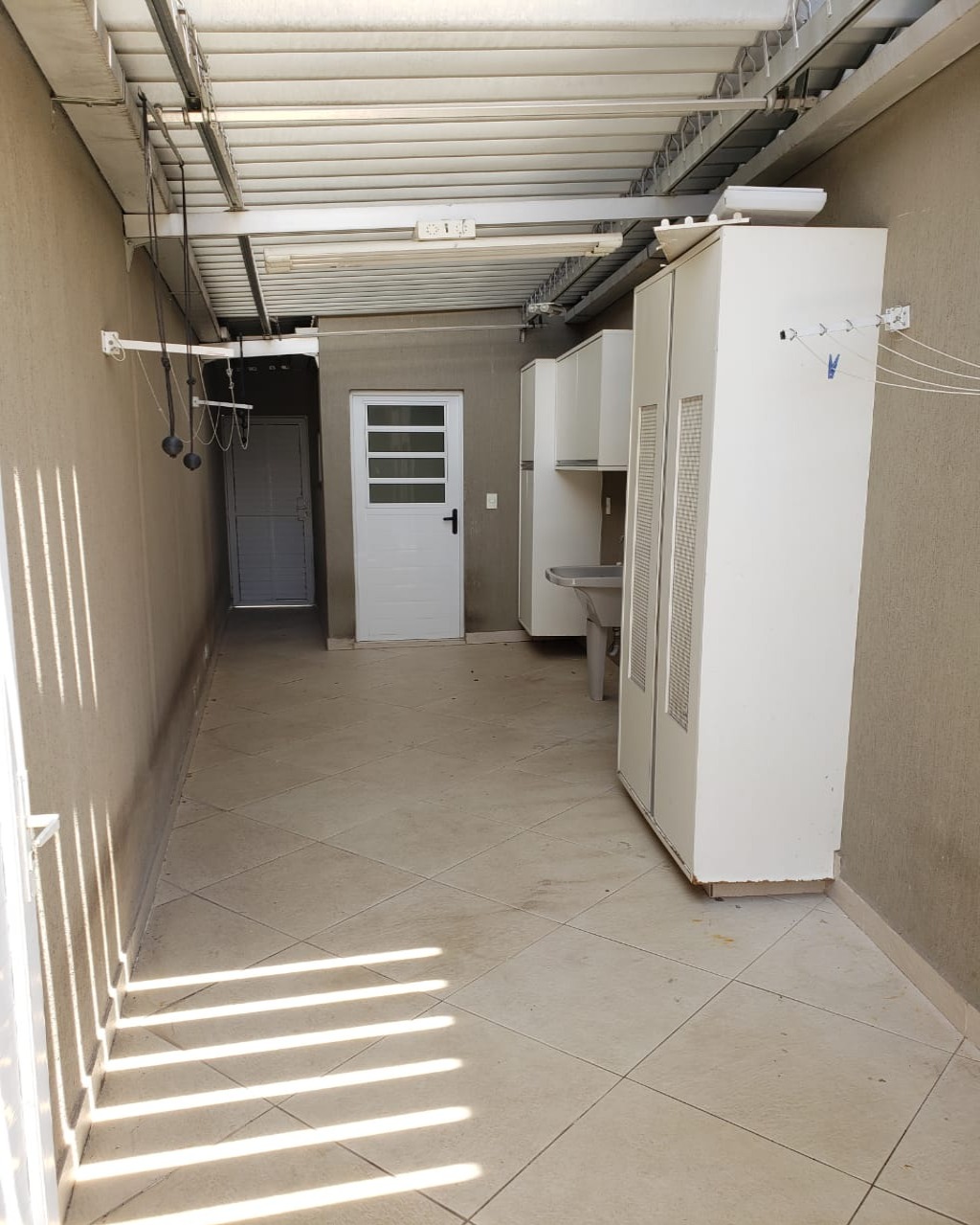 Casa à venda e aluguel com 3 quartos, 400m² - Foto 32