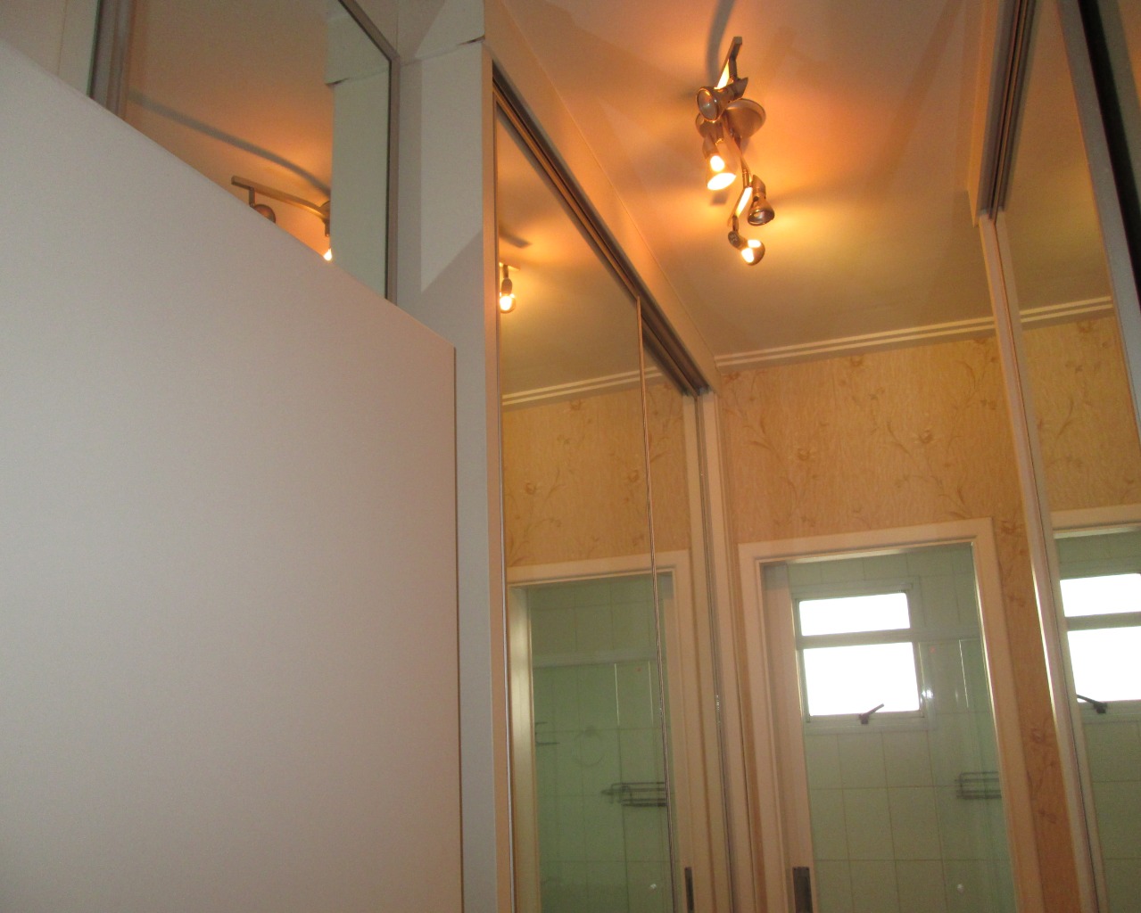 Apartamento para alugar com 3 quartos, 130m² - Foto 18