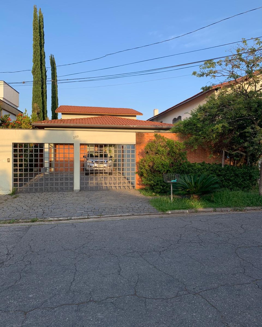 Casa à venda com 4 quartos, 300m² - Foto 1