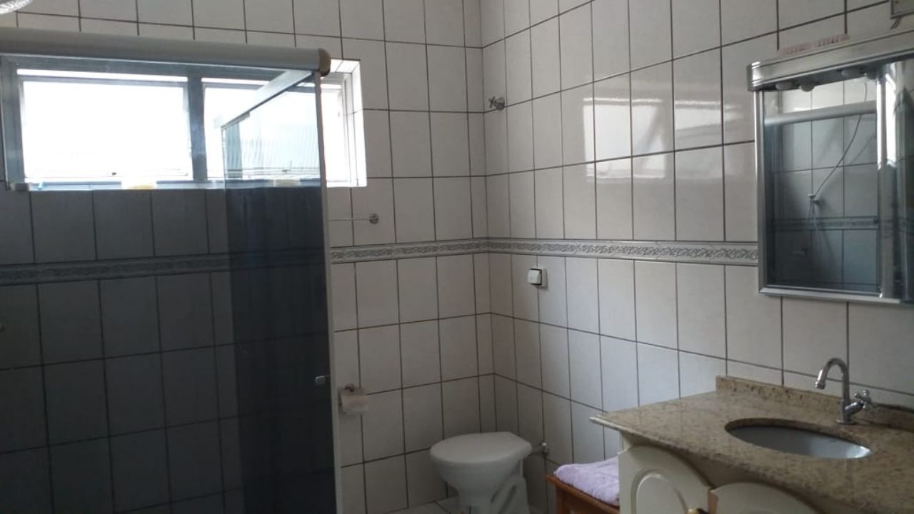 Casa à venda com 3 quartos, 500m² - Foto 2