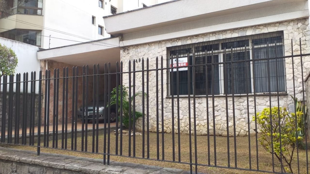 Casa à venda com 3 quartos, 500m² - Foto 1