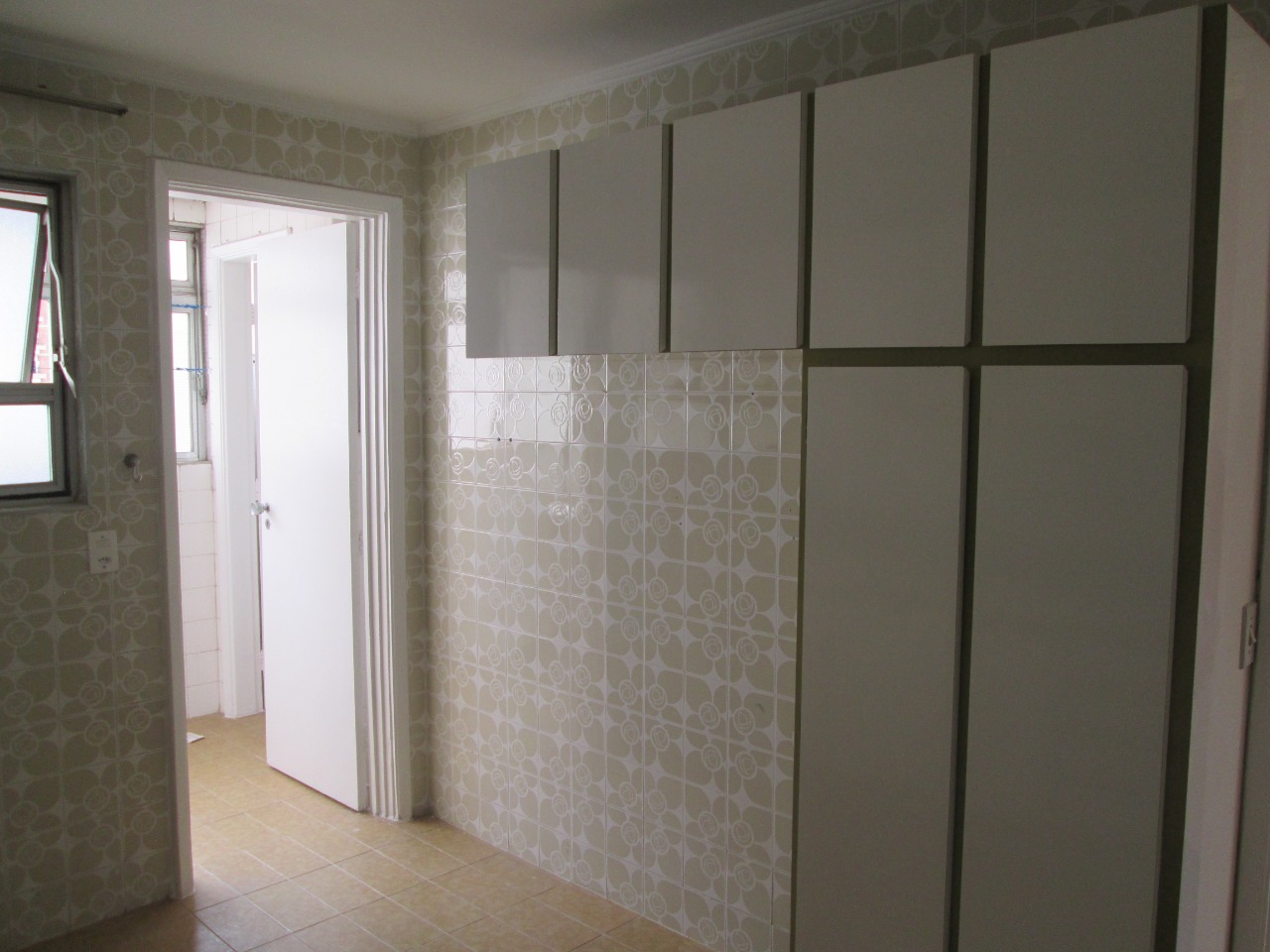 Apartamento à venda com 2 quartos, 75m² - Foto 4