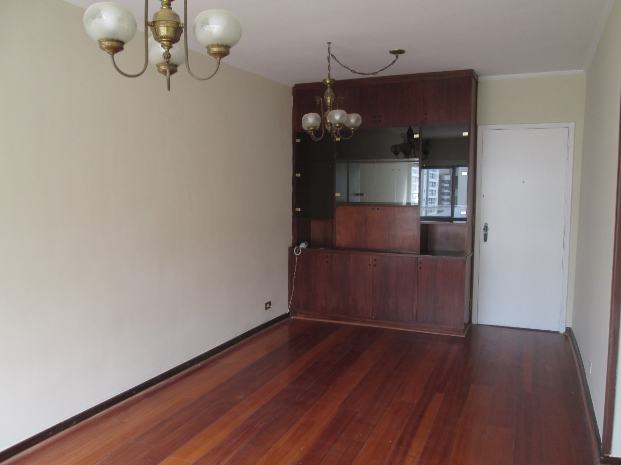 Apartamento à venda com 2 quartos, 75m² - Foto 2