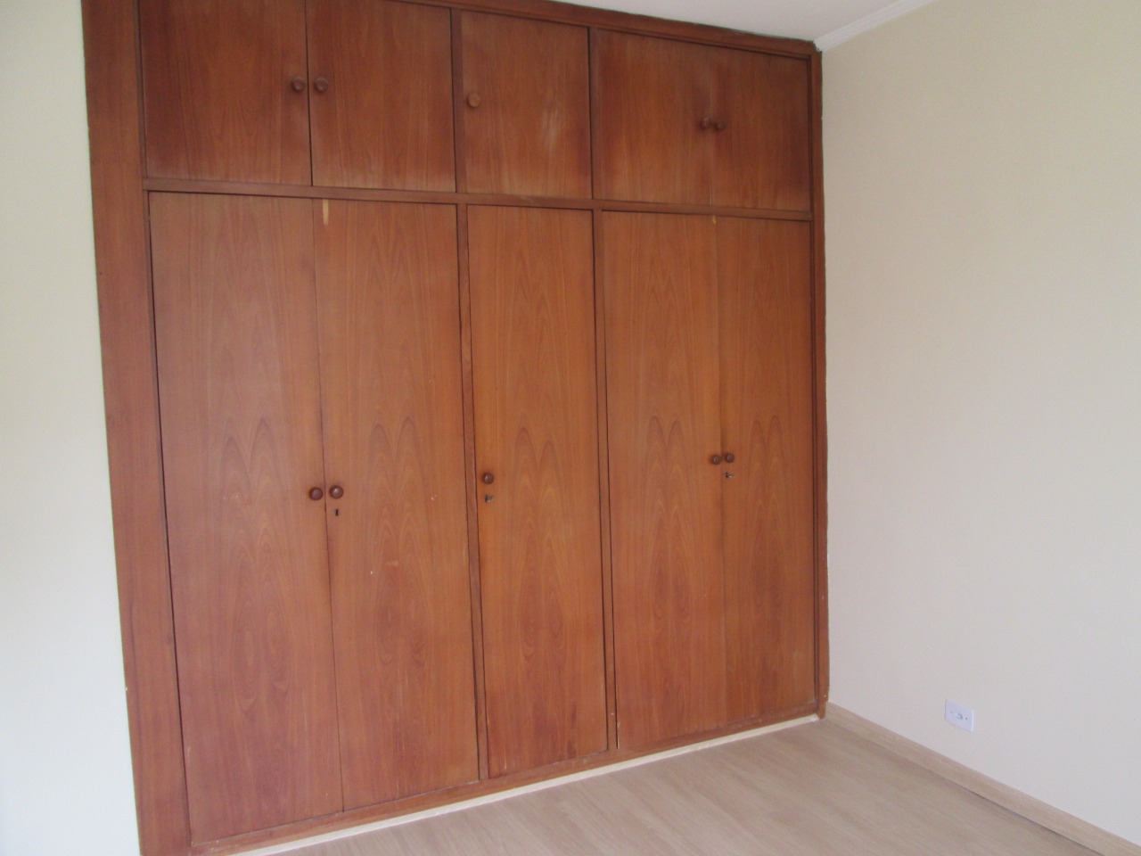 Apartamento à venda com 2 quartos, 75m² - Foto 11