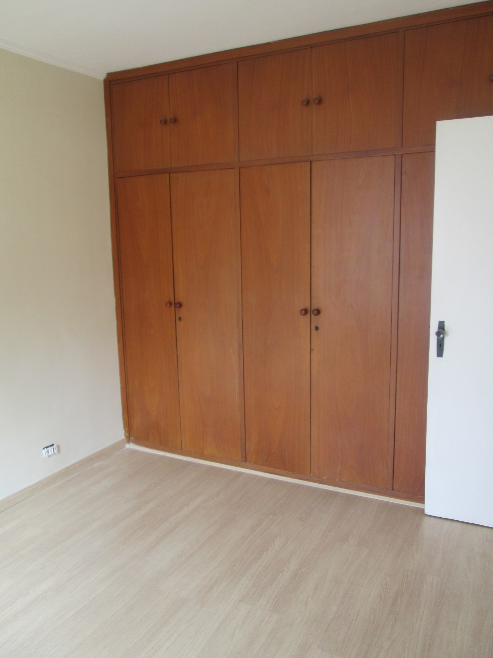 Apartamento à venda com 2 quartos, 75m² - Foto 9