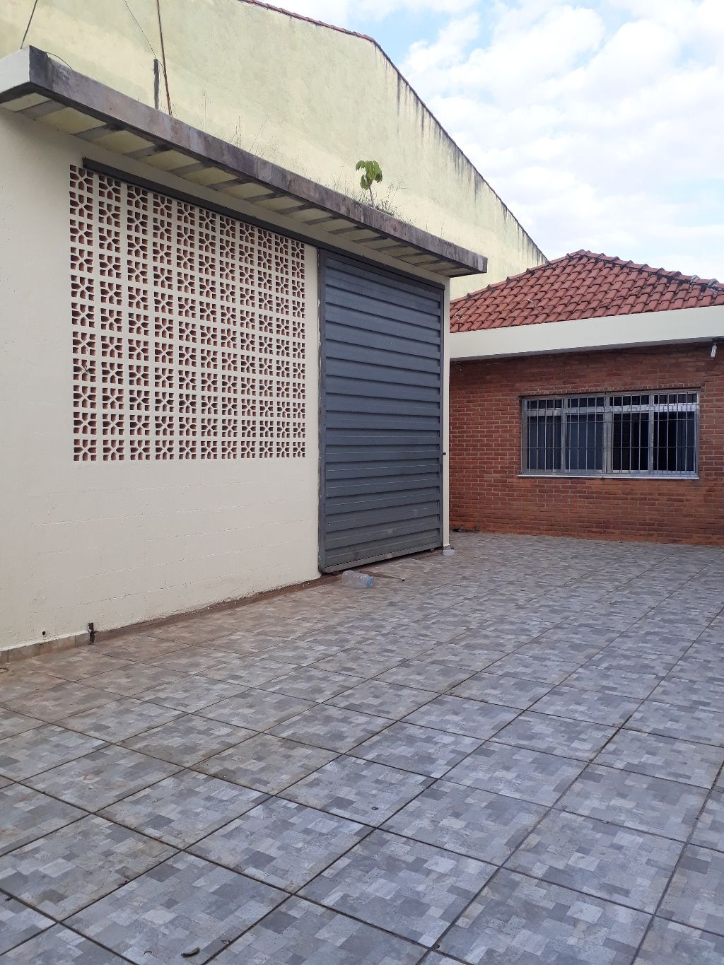 Casa à venda com 2 quartos, 250m² - Foto 2