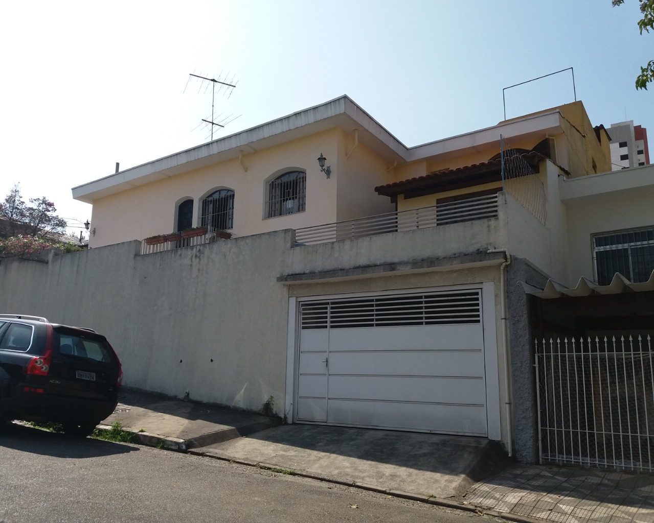 Casa à venda com 3 quartos, 200m² - Foto 2