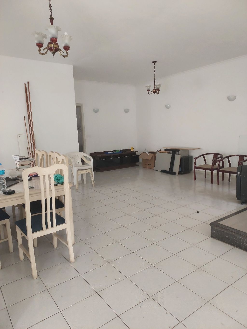 Casa à venda e aluguel com 3 quartos, 200m² - Foto 4