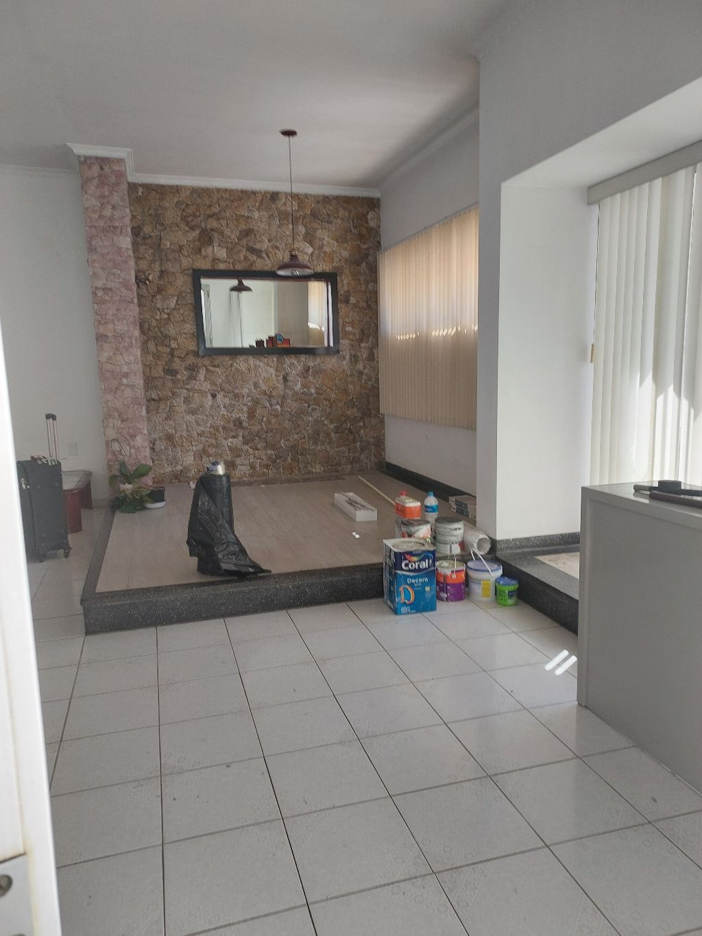 Casa à venda e aluguel com 3 quartos, 200m² - Foto 2