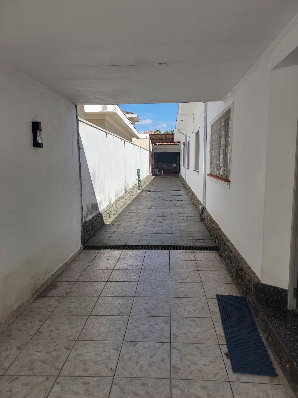 Casa à venda e aluguel com 3 quartos, 200m² - Foto 9