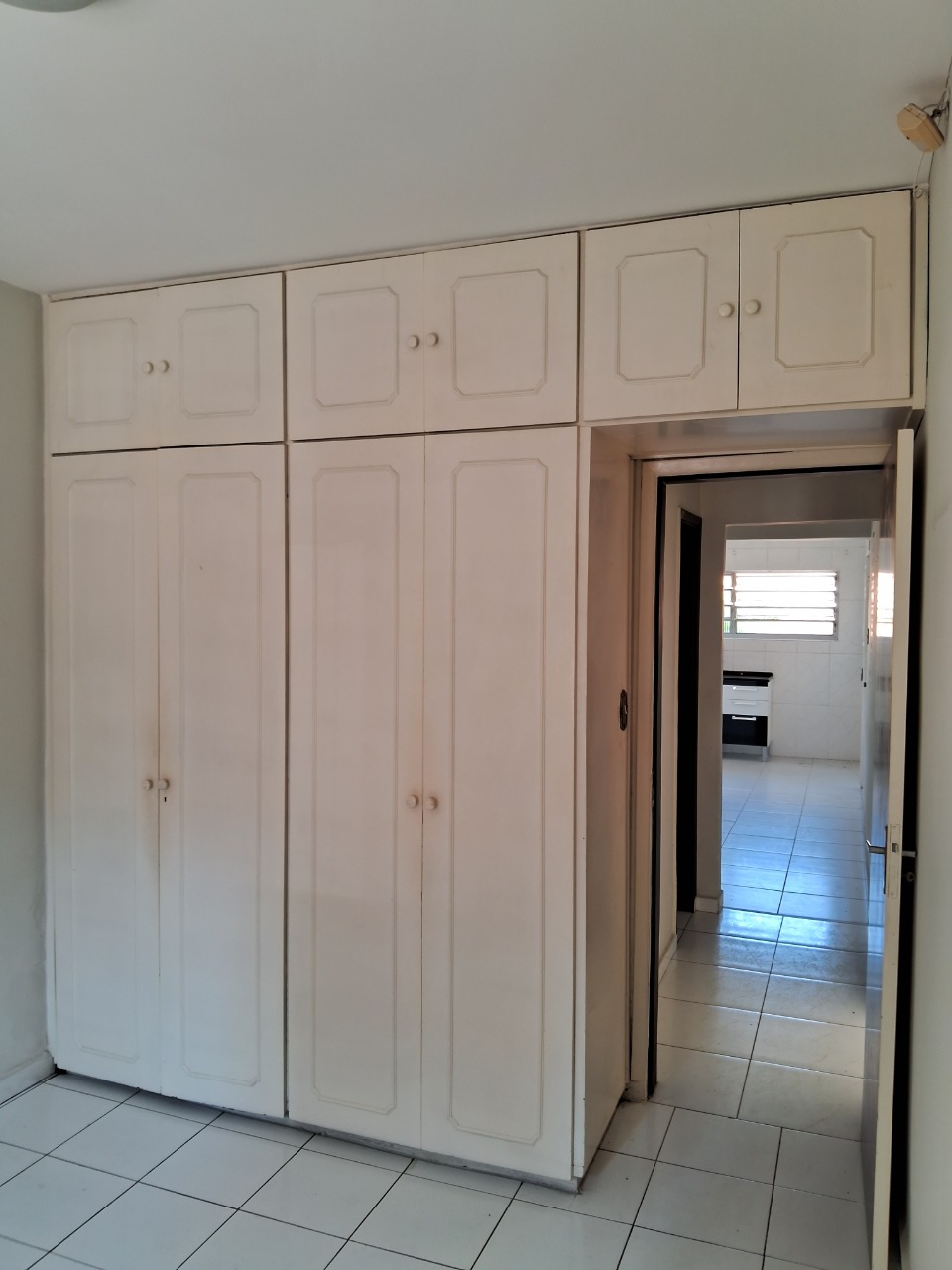 Casa à venda com 2 quartos, 119m² - Foto 2