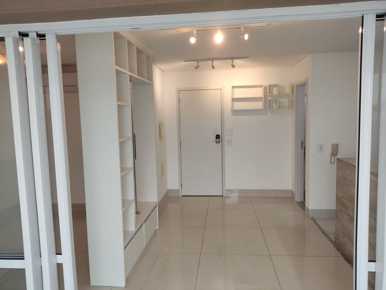 Apartamento à venda com 1 quarto, 43m² - Foto 9