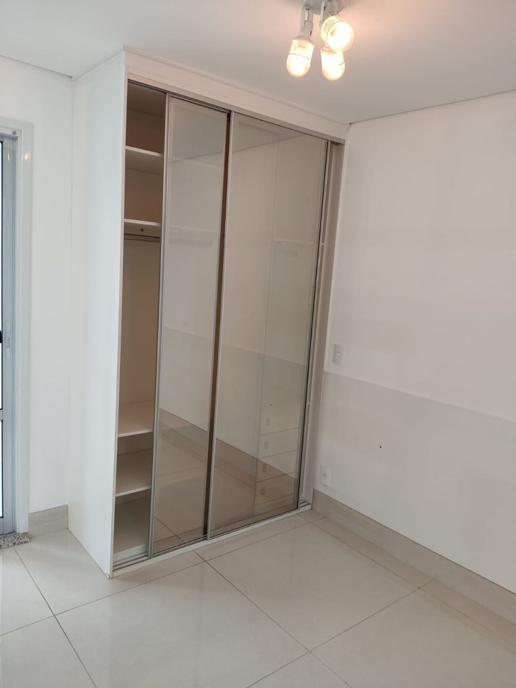 Apartamento à venda com 1 quarto, 43m² - Foto 18