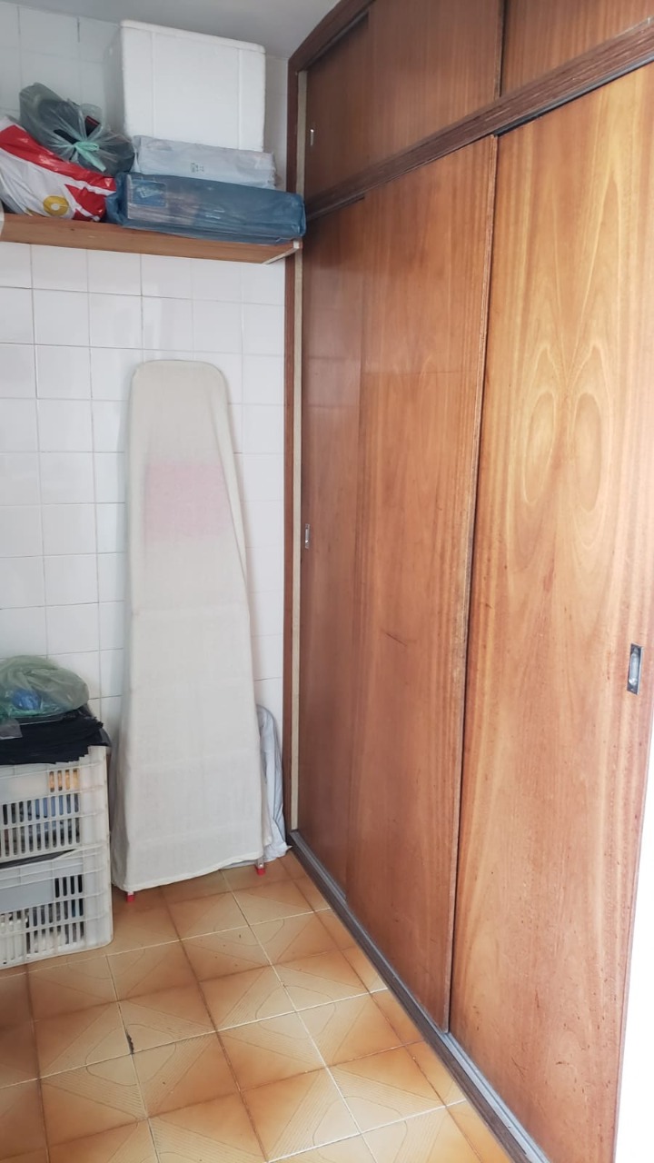 Apartamento à venda com 3 quartos, 81m² - Foto 2