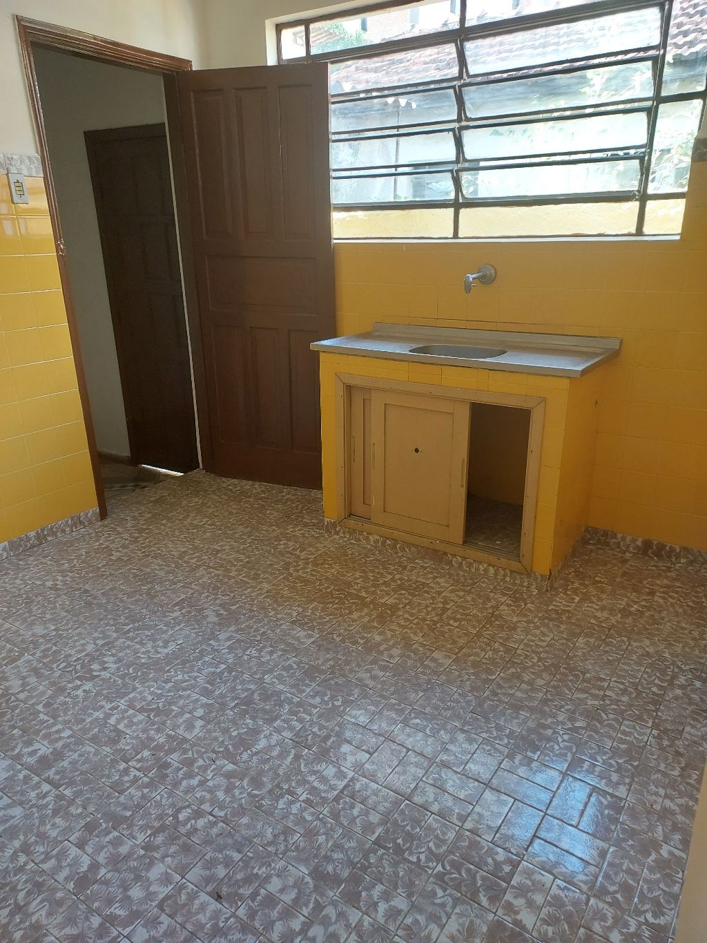 Casa para alugar com 1 quarto, 50m² - Foto 9