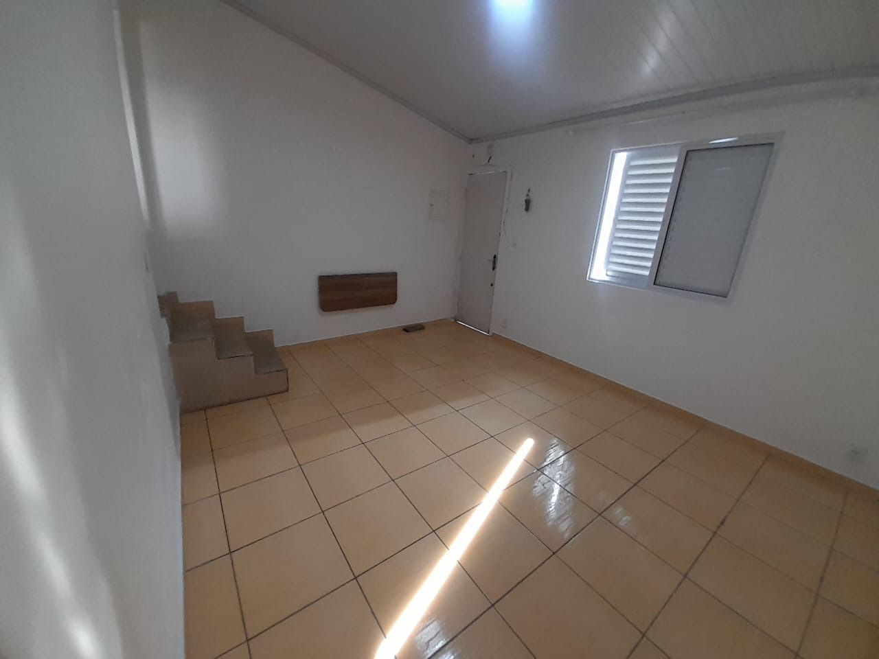 Casa para alugar com 1 quarto, 50m² - Foto 2