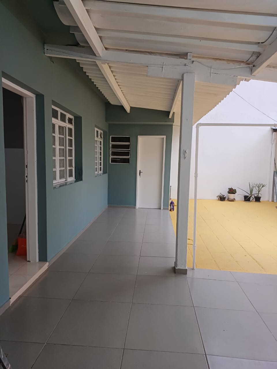 Casa para alugar com 2 quartos, 170m² - Foto 1