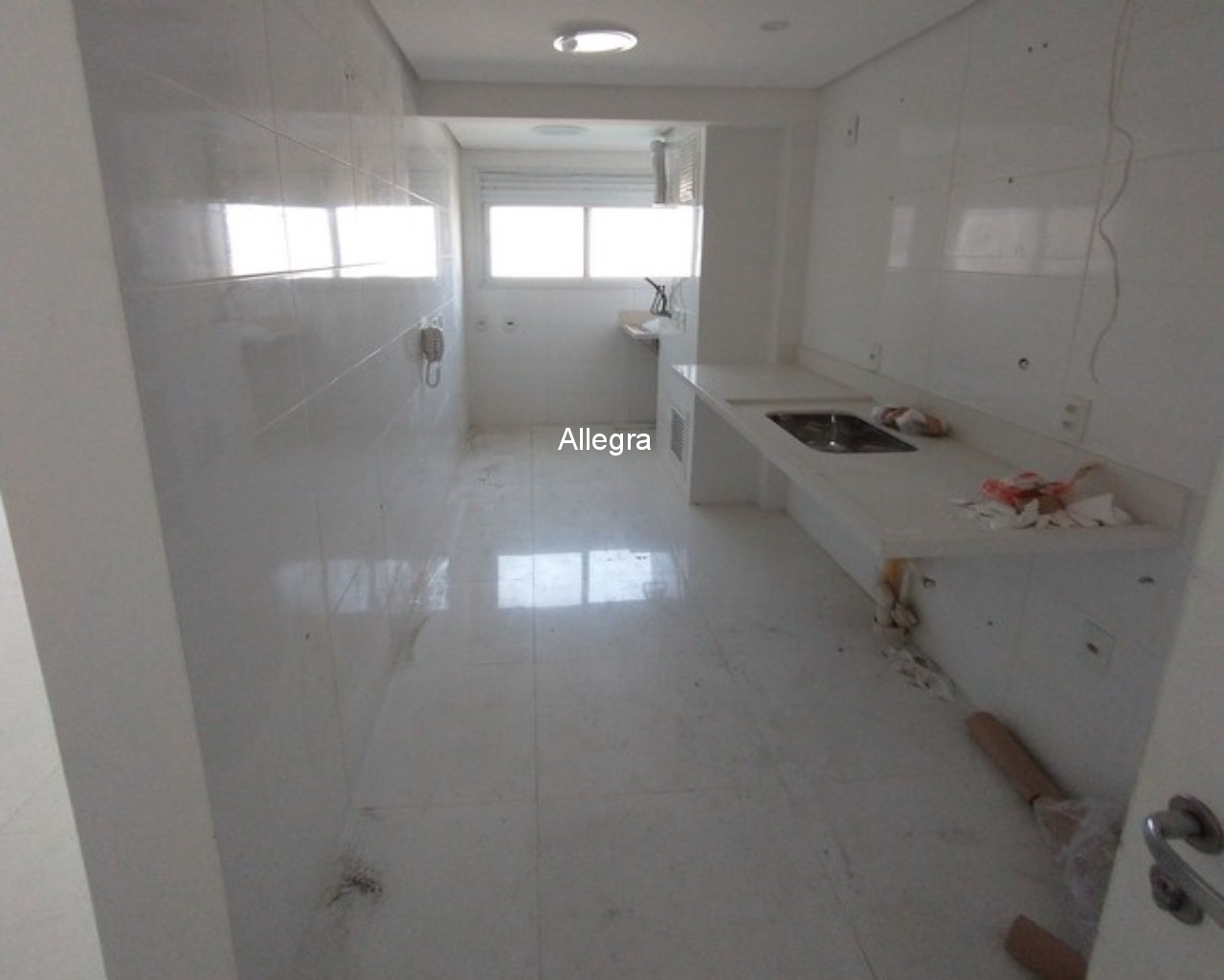 Apartamento à venda com 2 quartos, 70m² - Foto 4