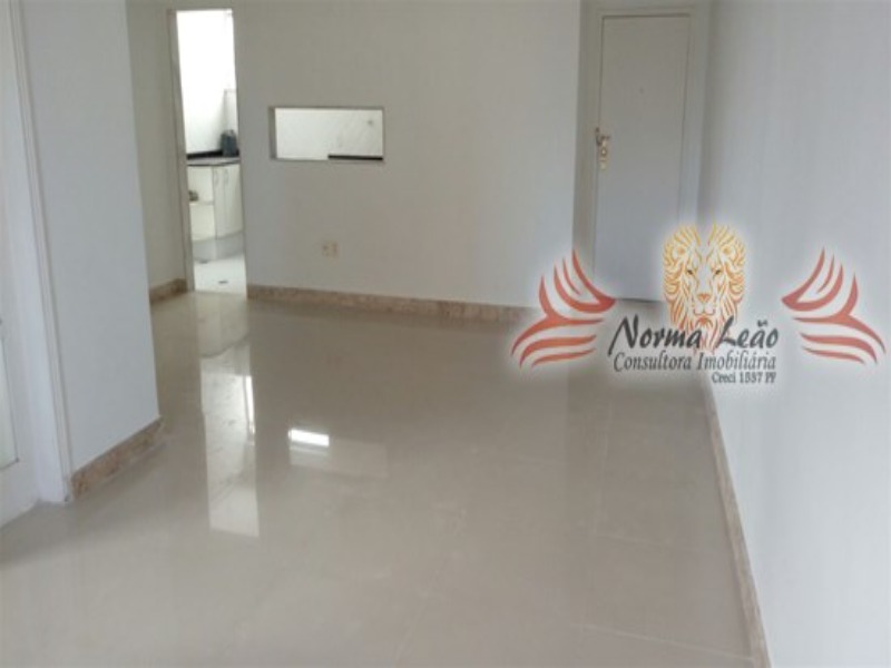 Apartamento à venda com 3 quartos, 128m² - Foto 2