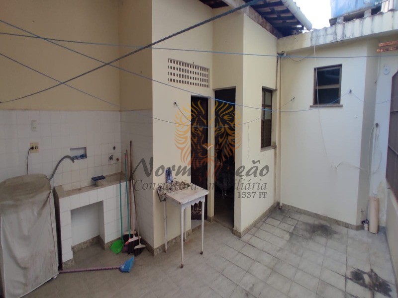 Casa à venda com 4 quartos, 250m² - Foto 9