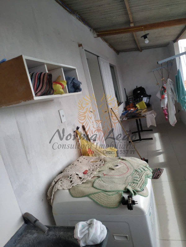 Casa à venda com 6 quartos, 210m² - Foto 15