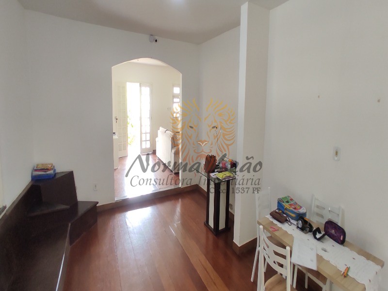 Casa à venda com 4 quartos, 350m² - Foto 16