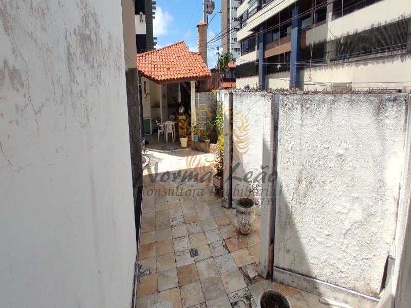 Casa à venda com 4 quartos, 260m² - Foto 8