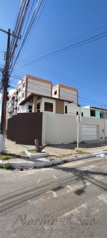 Casa à venda com 3 quartos, 180m² - Foto 2