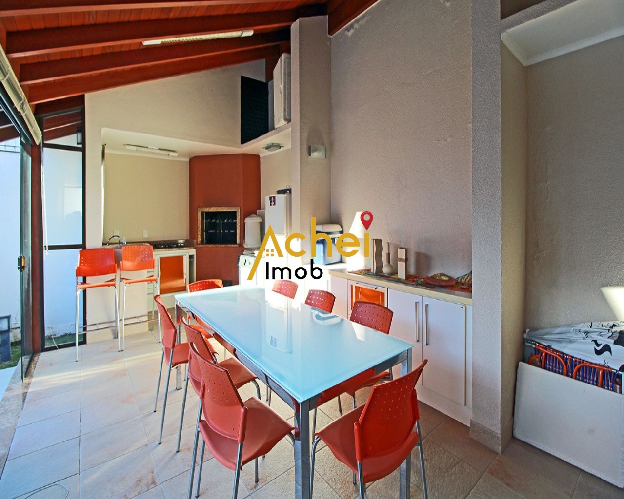 Casa à venda com 4 quartos, 300m² - Foto 2