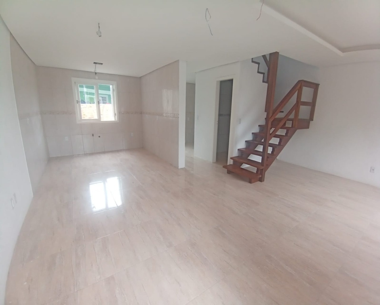 Casa à venda com 2 quartos, 100m² - Foto 2