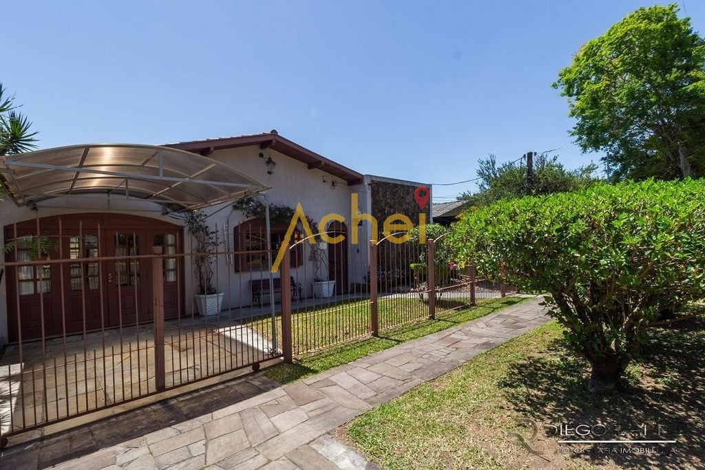 Casa de Condomínio à venda com 4 quartos, 300m² - Foto 1