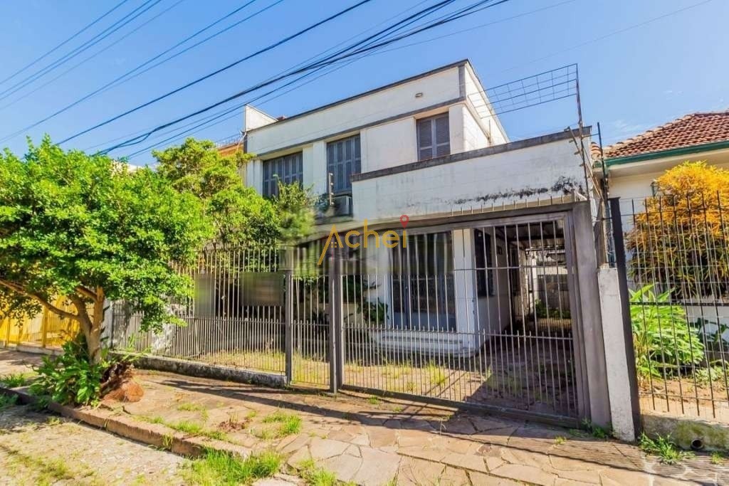 Casa à venda com 4 quartos, 180m² - Foto 1