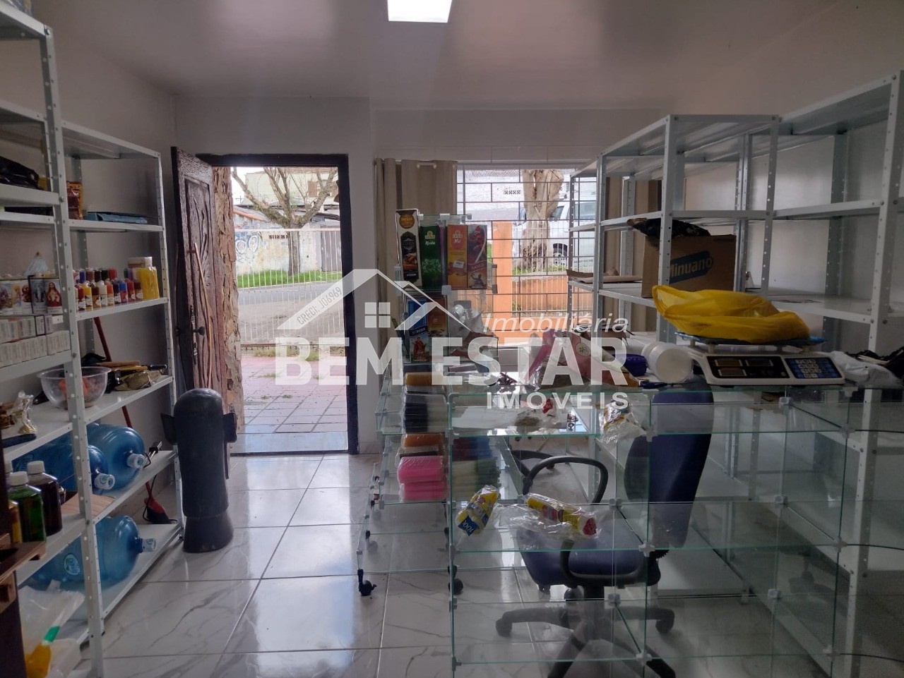 Casa à venda com 3 quartos, 130m² - Foto 2