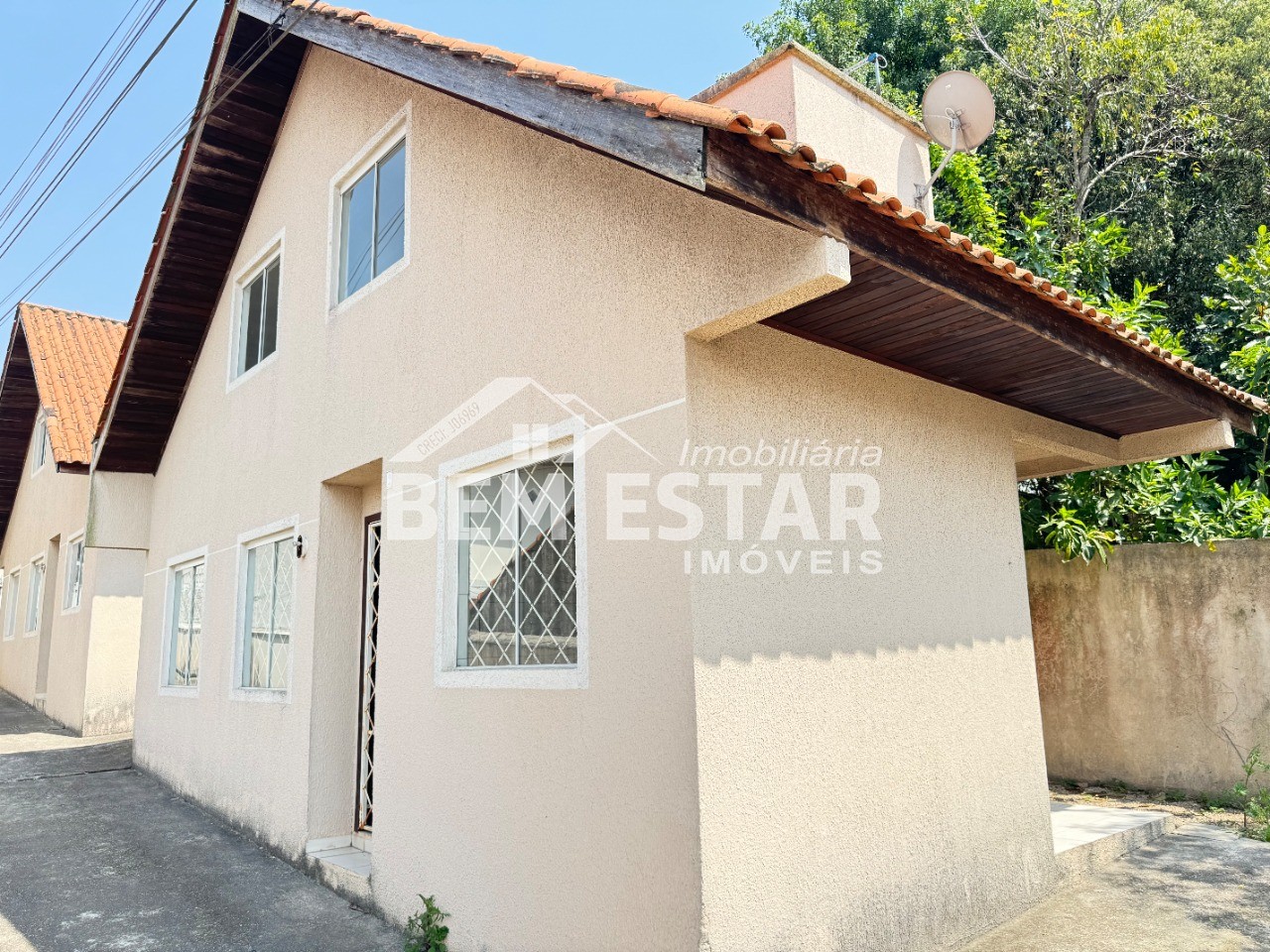 Casa à venda com 3 quartos, 58m² - Foto 1