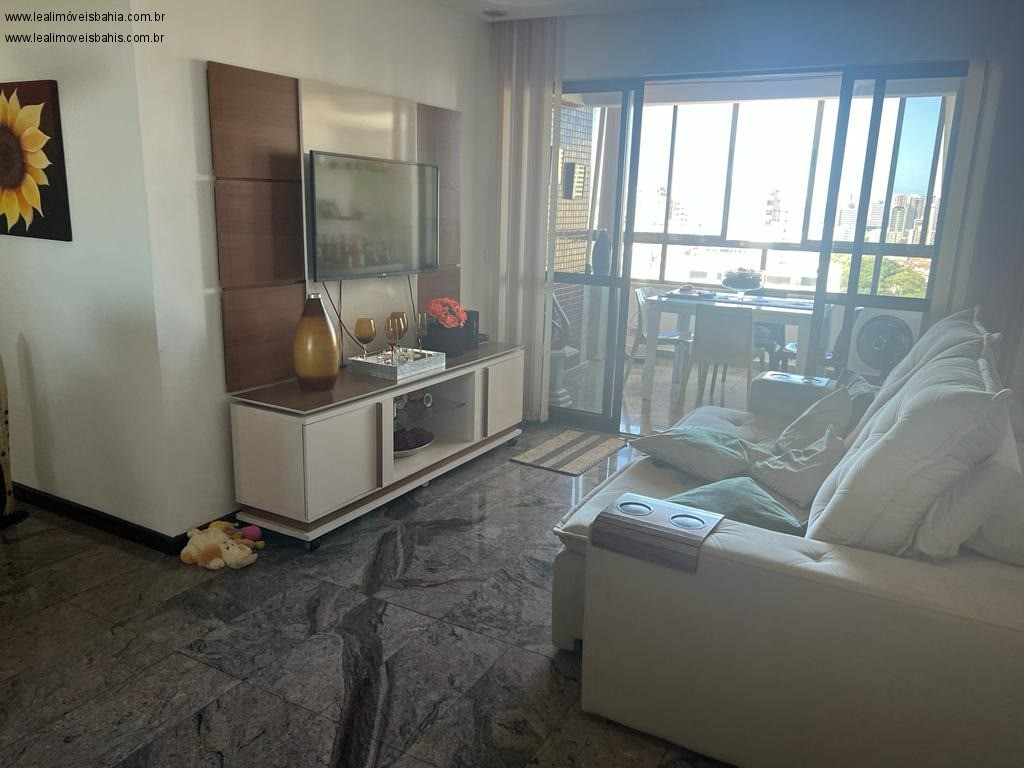 Apartamento à venda com 3 quartos, 107m² - Foto 1