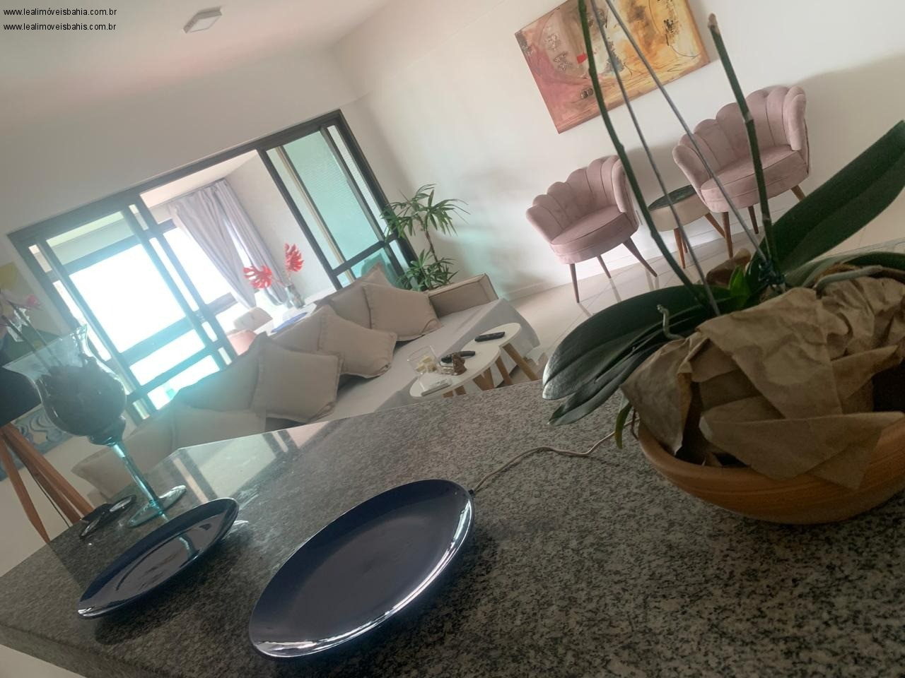 Apartamento à venda com 2 quartos, 81m² - Foto 2