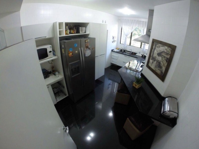 Apartamento à venda com 4 quartos, 180m² - Foto 2