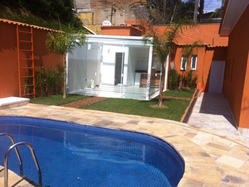 Casa para alugar com 4 quartos, 680m² - Foto 2