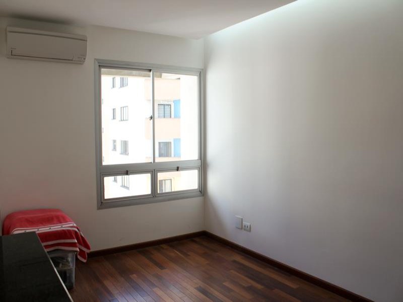 Apartamento à venda com 1 quarto, 45m² - Foto 2