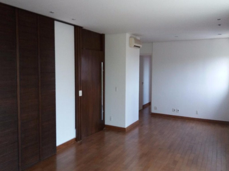 Apartamento à venda com 3 quartos, 193m² - Foto 4