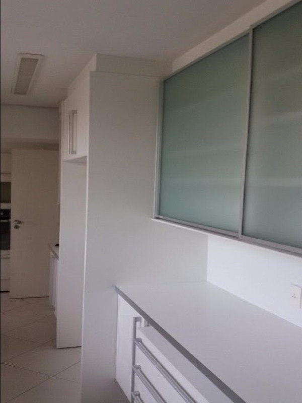 Apartamento à venda com 3 quartos, 193m² - Foto 8