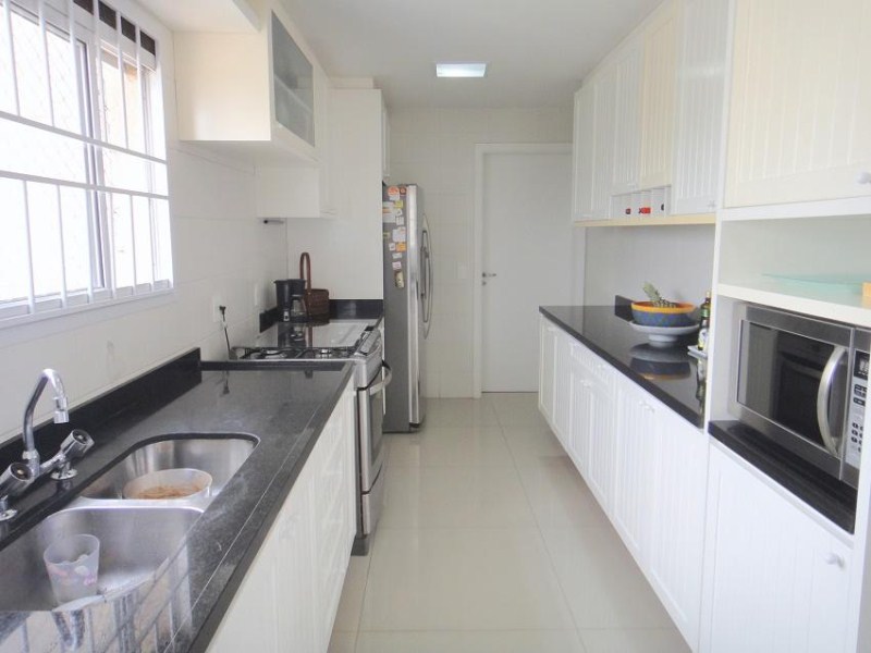 Apartamento à venda e aluguel com 3 quartos, 200m² - Foto 12