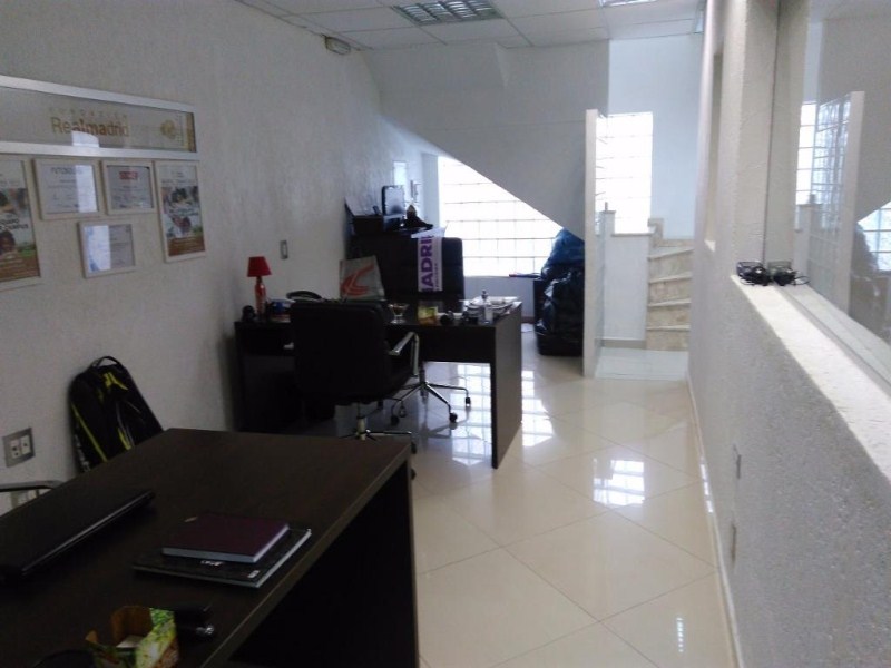 Casa Comercial à venda e aluguel, 124m² - Foto 2