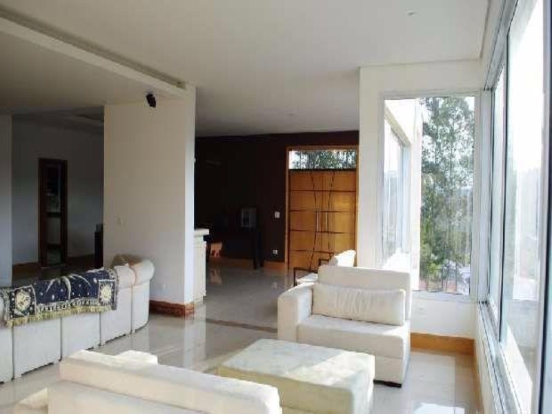 Casa à venda e aluguel com 5 quartos, 3200m² - Foto 7