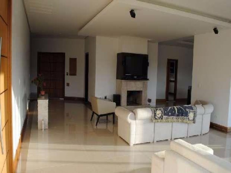 Casa à venda e aluguel com 5 quartos, 3200m² - Foto 10