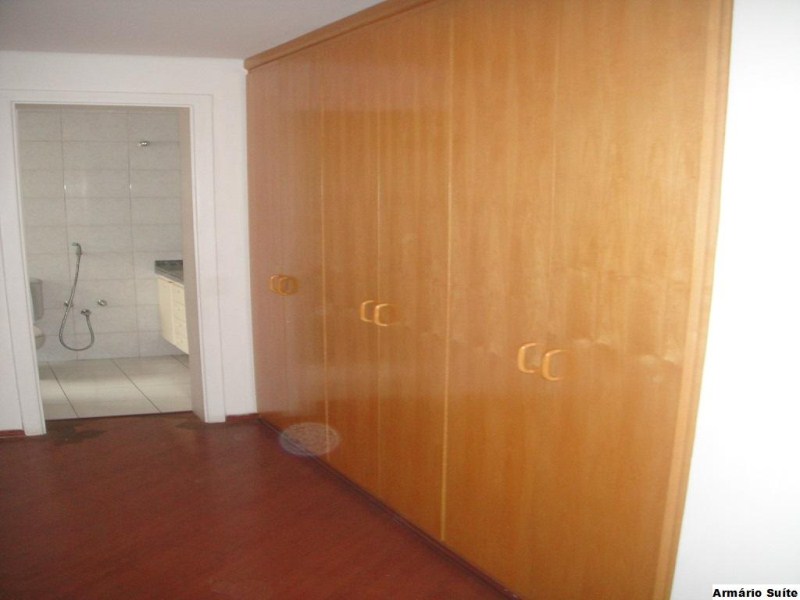 Apartamento à venda com 4 quartos, 200m² - Foto 2