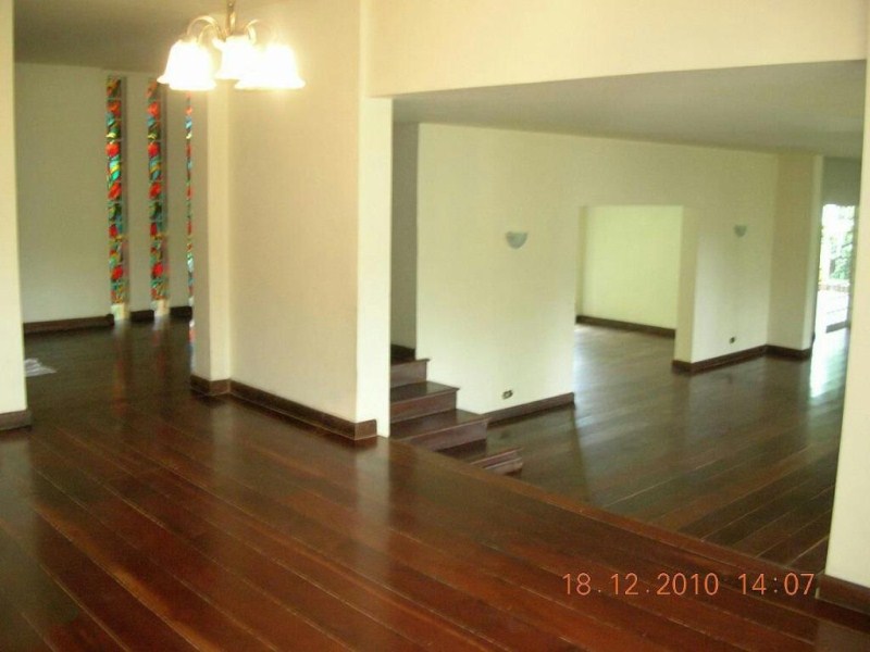 Casa à venda com 4 quartos, 2000m² - Foto 1