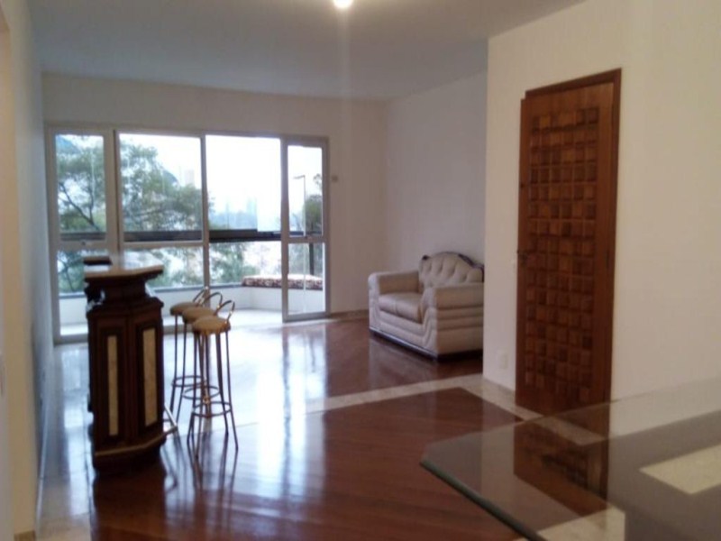 Apartamento à venda com 3 quartos, 230m² - Foto 1